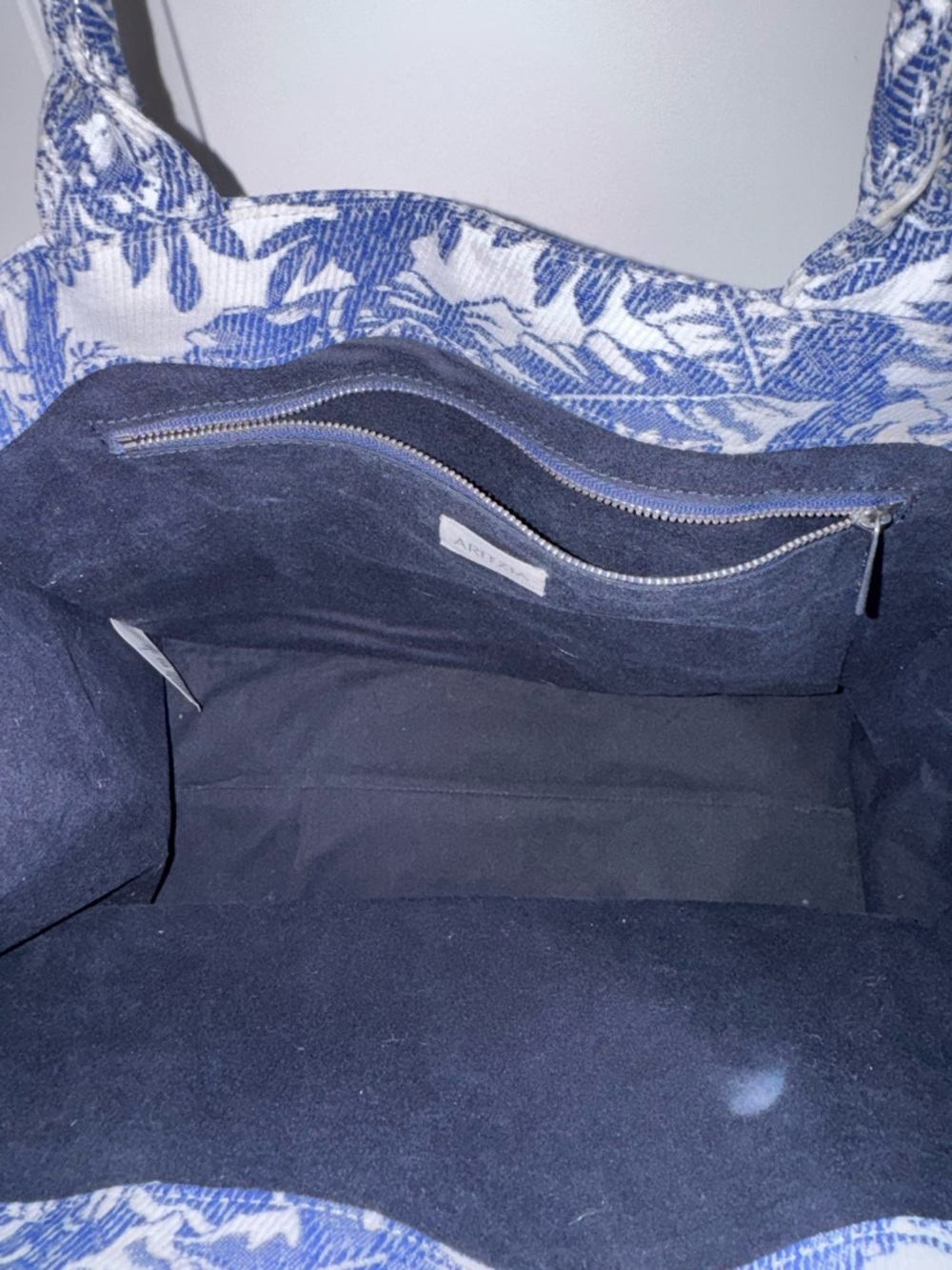 EUC ARITZIA Blue and White Botanical Cotton Tote - Picture 7 of 7